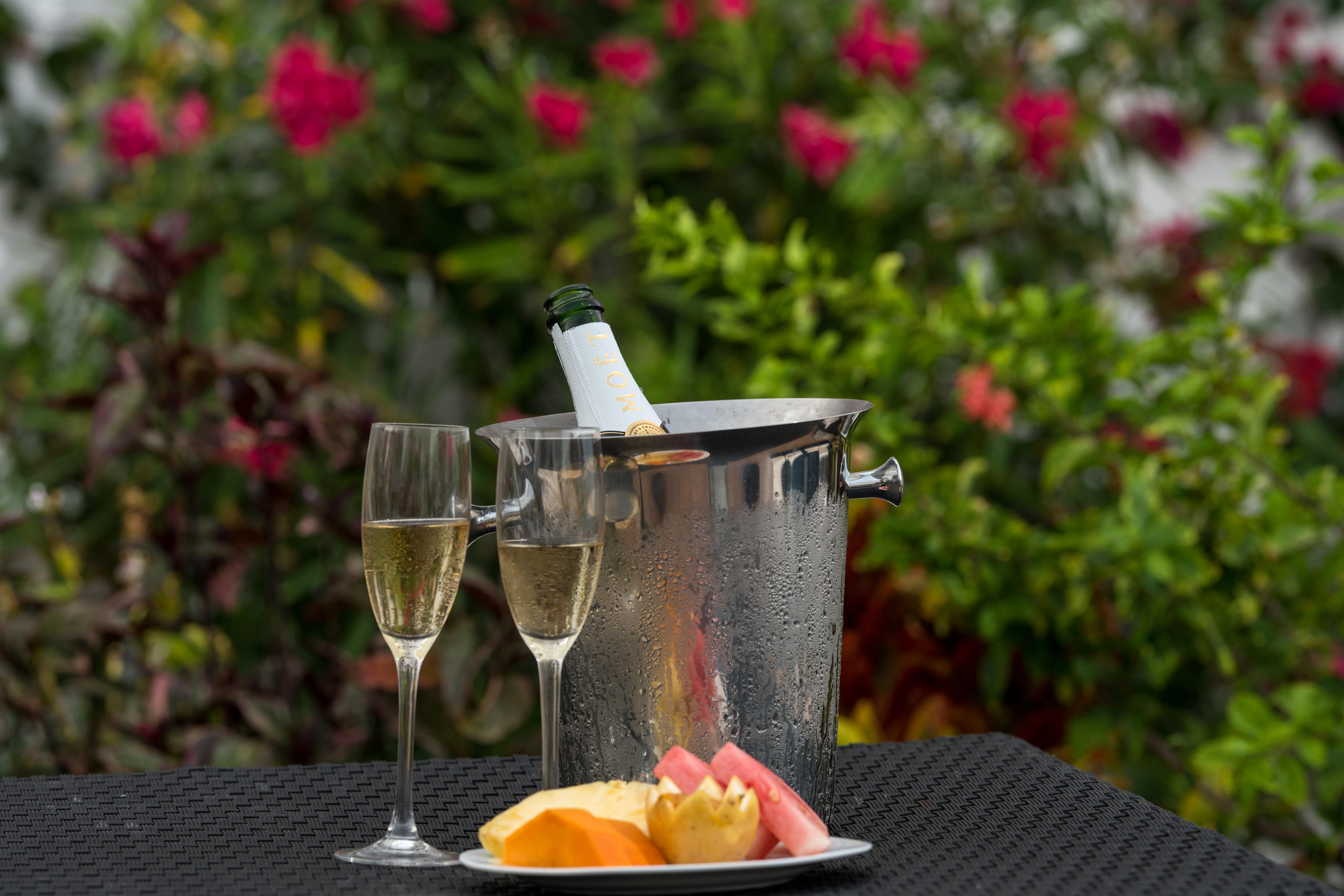 Hotel Nungwi Dreams By Mantis Zewnętrze zdjęcie Champagne in a champagne bucket